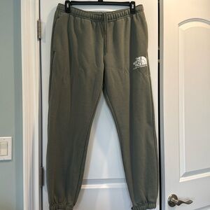 Men’s The North Face sweatpants. Khaki green. Size XL. Very good condition.